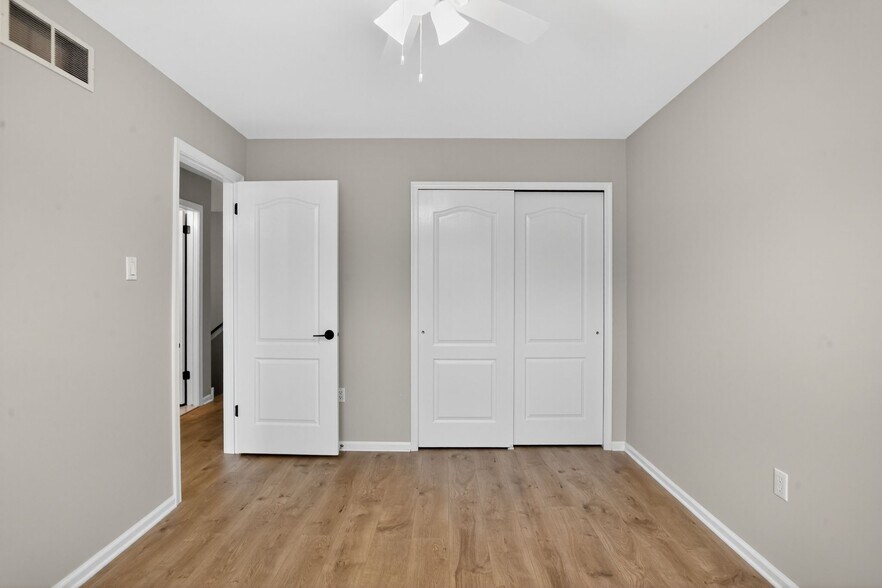 Building Photo - 2801 Harvard Ct