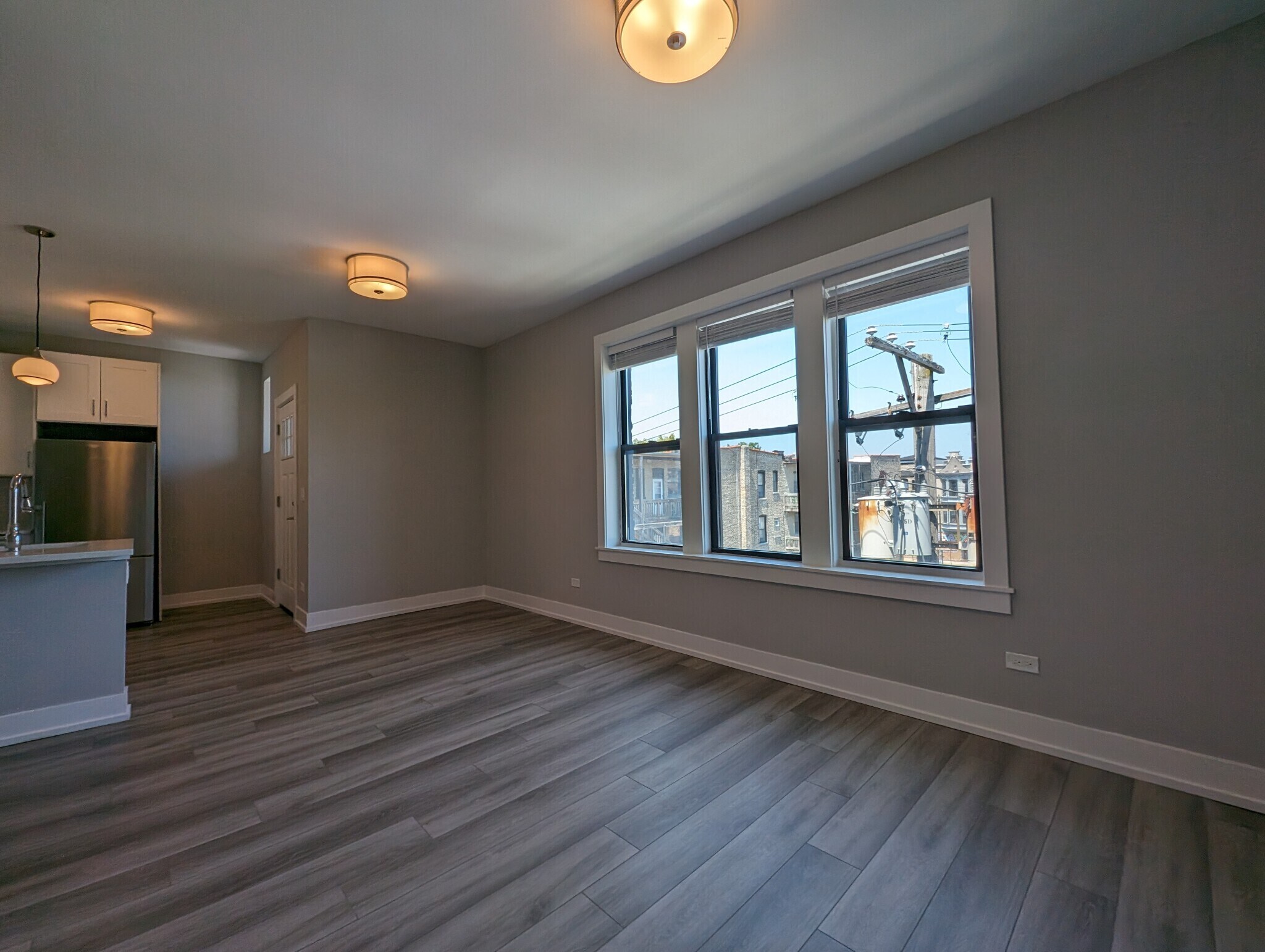 Building Photo - 3939 N Janssen Ave