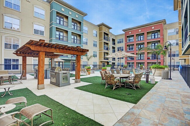 Building Photo - 1711 Old Spanish Trl