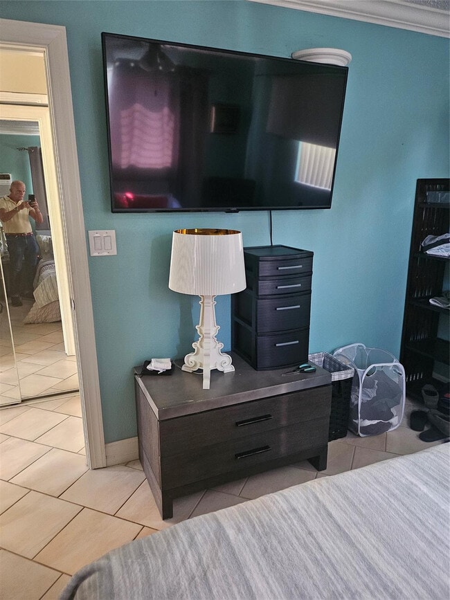 Building Photo - 1045 SE 15th St