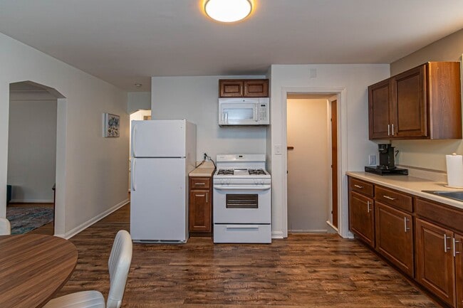 Building Photo - 21825 McCormick St