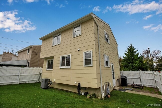 Building Photo - 4911 N Bailey Ave