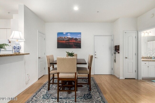 Building Photo - 1701 E Colter St