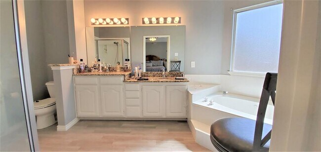 Building Photo - 5213 Valleydale Dr