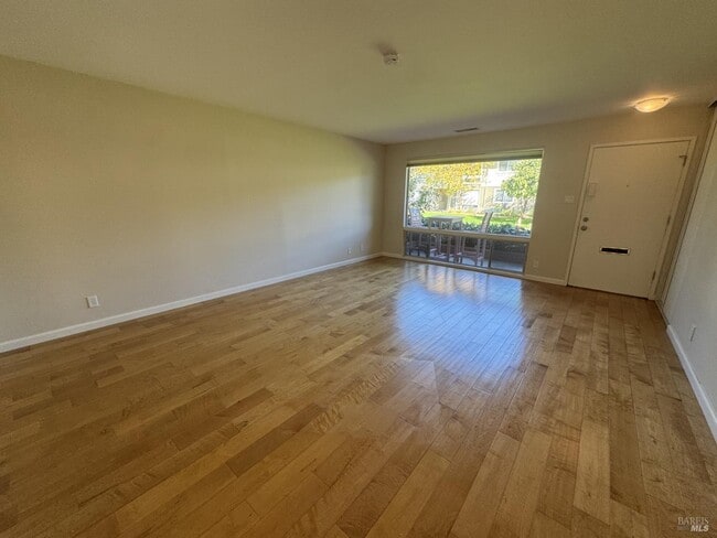 Building Photo - 1060 Los Gamos Rd
