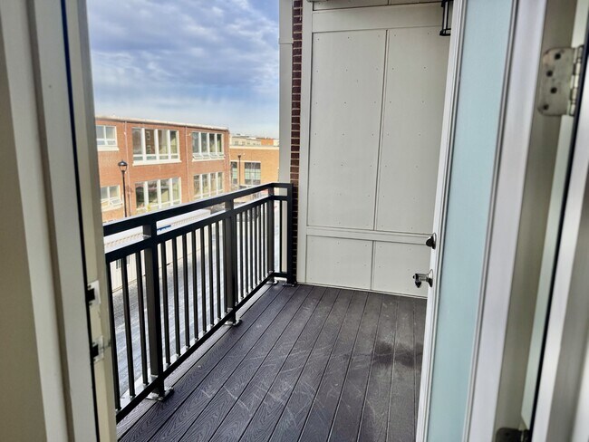 Building Photo - 10755 Fairgrounds Dr