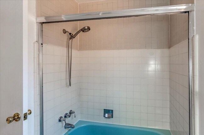 Building Photo - Terrific Sunnyvale Home