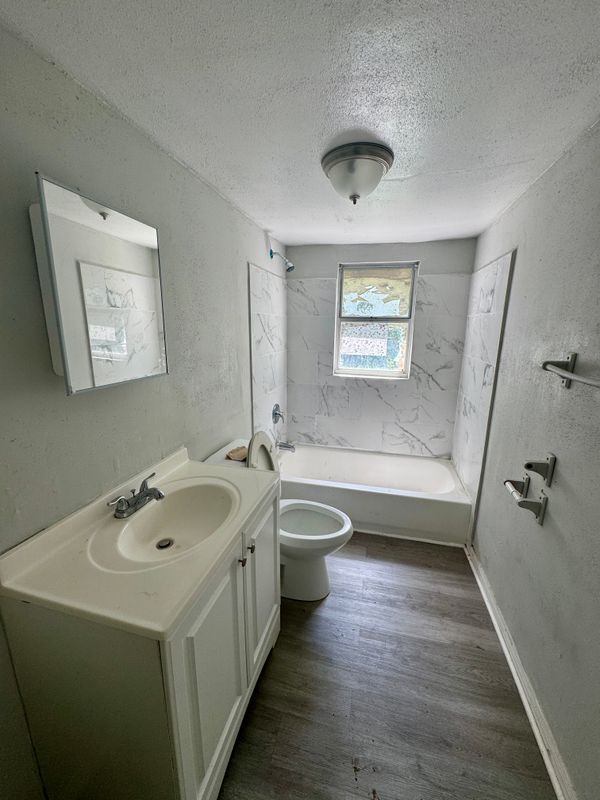 Building Photo - 1760 Audubon St