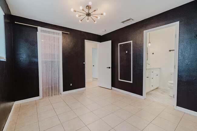 Building Photo - 52801 Avenida Alvarado