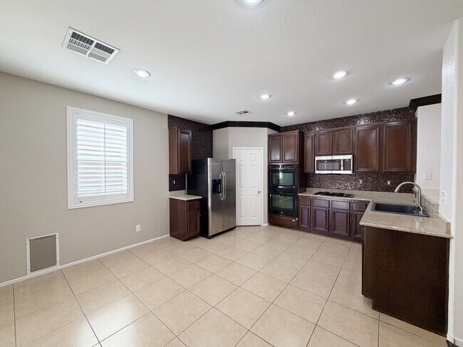 Building Photo - 7209 Huckaby Ave