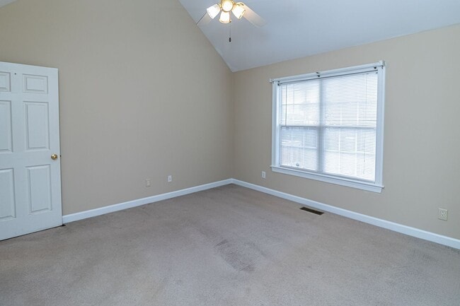 Building Photo - MUST SEE 3 BR | 2 BA w/ Finished Bonus Roo...