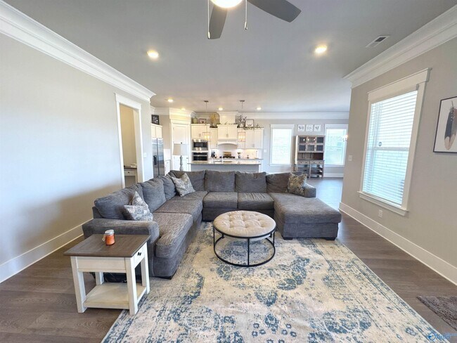 Building Photo - 401 Peach Orch Ln