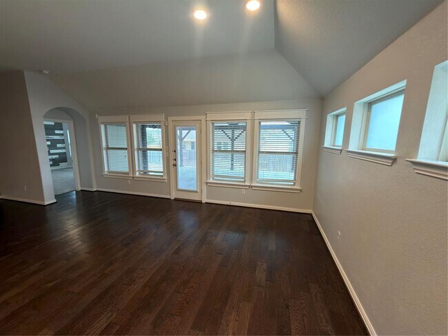 Building Photo - 115 Brazil Dr