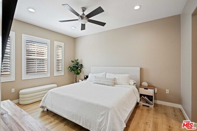 Building Photo - 17969 Lost Canyon Rd