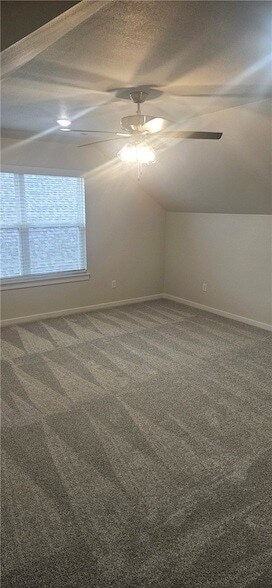 Building Photo - 516 S Benchmark Ln