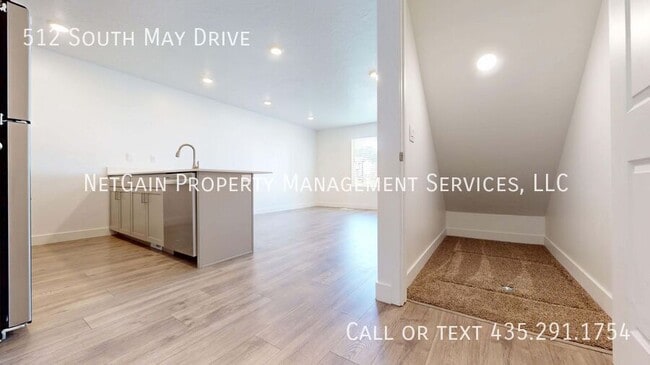 Building Photo - 512 May Dr