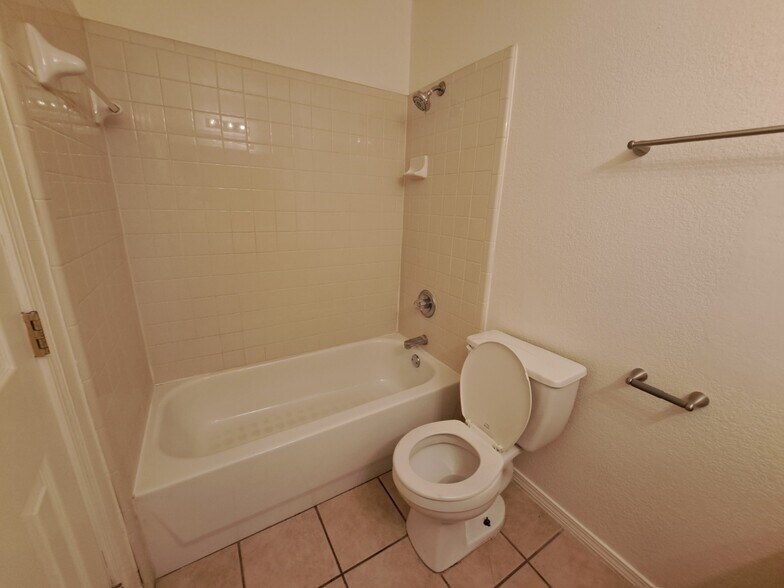 Building Photo - 4102 Pilgram Dr