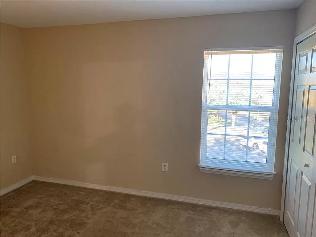 Building Photo - 5475 Vineland Rd