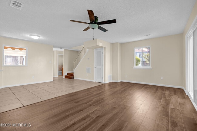 Building Photo - 10 Foxwood Ct