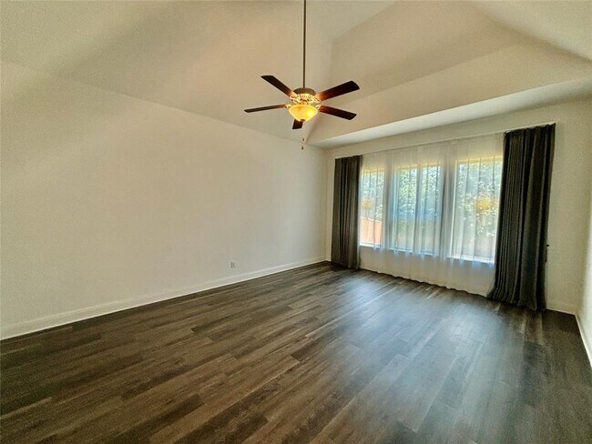 Building Photo - 808 Clear Spring Ln