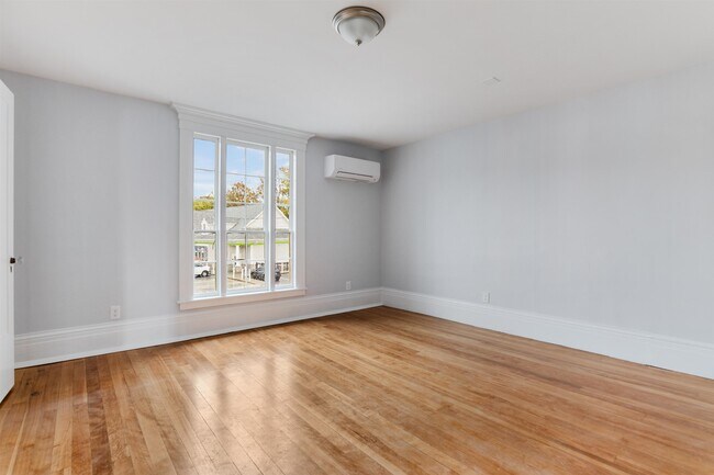 Building Photo - 109 Pleasant St