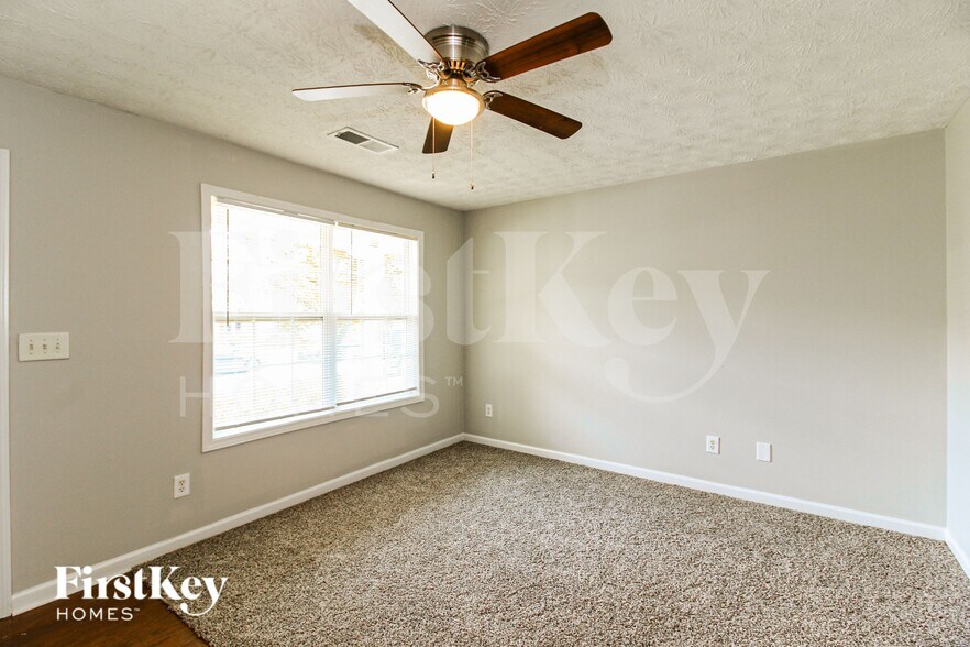 Building Photo - 6108 Ruth St SW