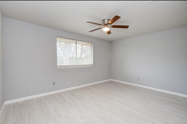 Building Photo - 15823 Ruppstock Dr