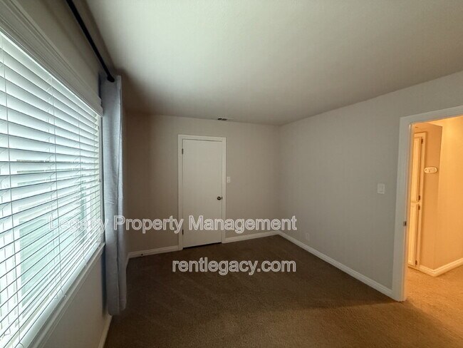 Building Photo - 2298 Sierra Blvd