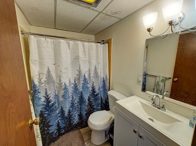 Building Photo - Squaw Mountain Rd