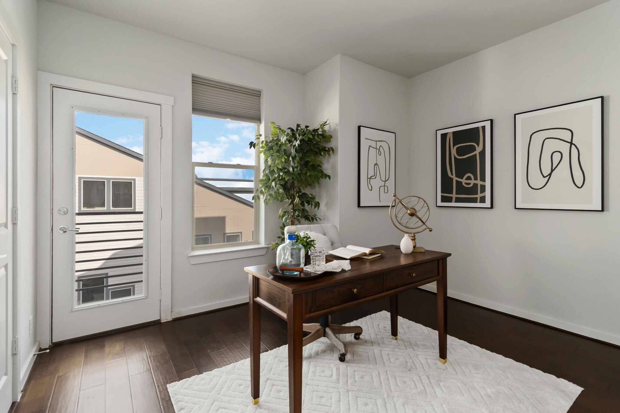 Building Photo - 2104 N Saint Marys St