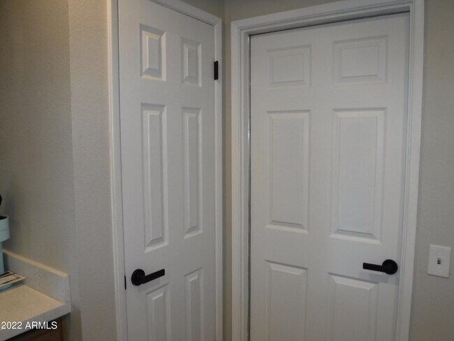 Building Photo - 11029 W Caron Dr