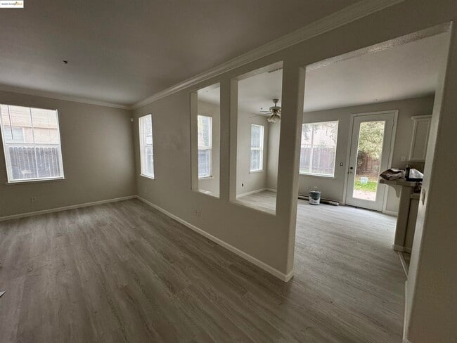 Building Photo - 68 Lexington Ct