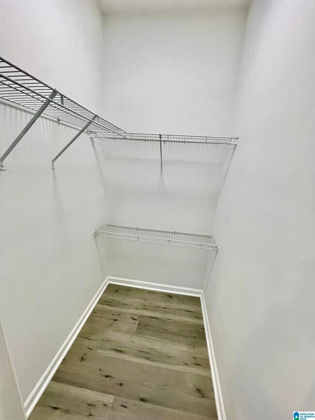 Building Photo - 5241 Cottage Cir