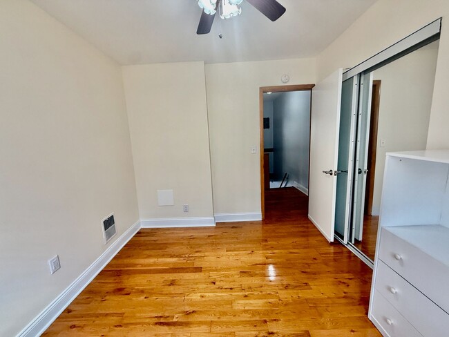 Building Photo - SPACIOUS & MODERN 3 BED/1.5 BA HOUSE w/ Central AC-HARDWOOD Flooring-WASHER/DRYER & Rear PATIO in...