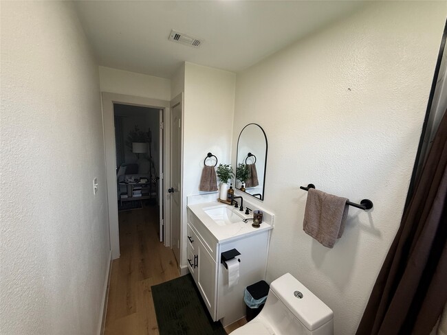 Building Photo - 7509 Mockingbird Ln