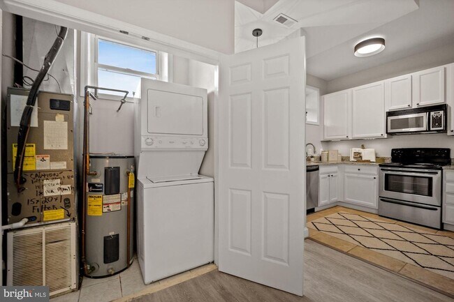 Building Photo - 4008 3rd St NW