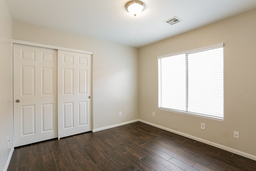 Building Photo - 6568 Duck Hill Springs Dr
