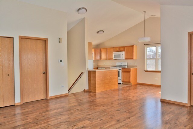 Building Photo - 2527 Sheehan Dr