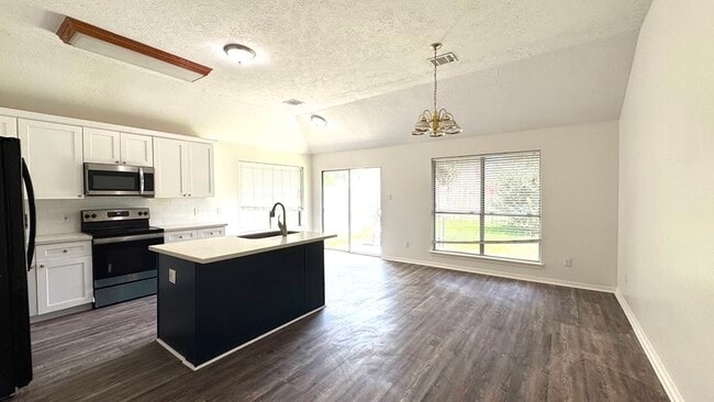 Building Photo - 6422 Diamond Rock Dr