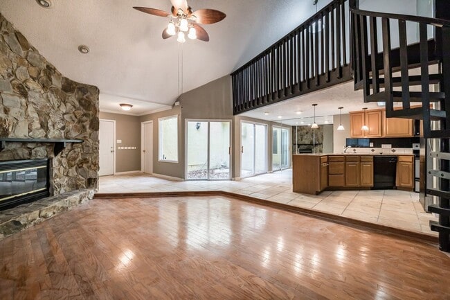 Primary Photo - NEW PRICE! 3/2 Palm Harbor Townhouse