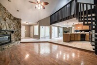 Building Photo - NEW PRICE! 3/2 Palm Harbor Townhouse