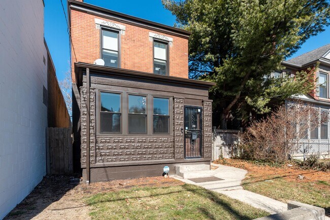 Building Photo - 374 E Whittier St