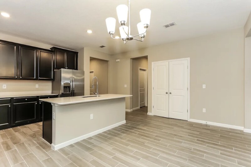 Building Photo - 6283 Bluff Ave