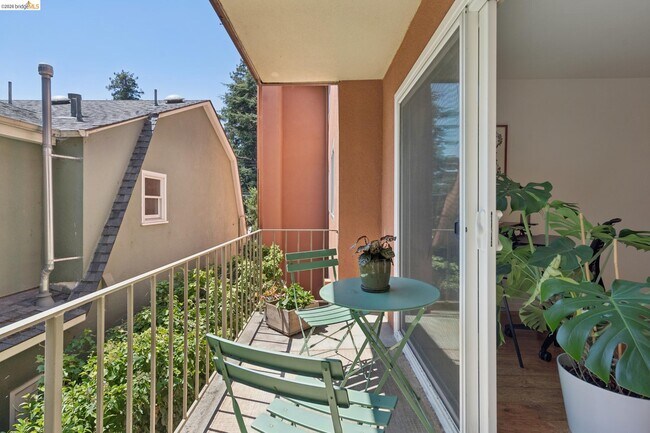 Building Photo - 94 Bayo Vista Ave