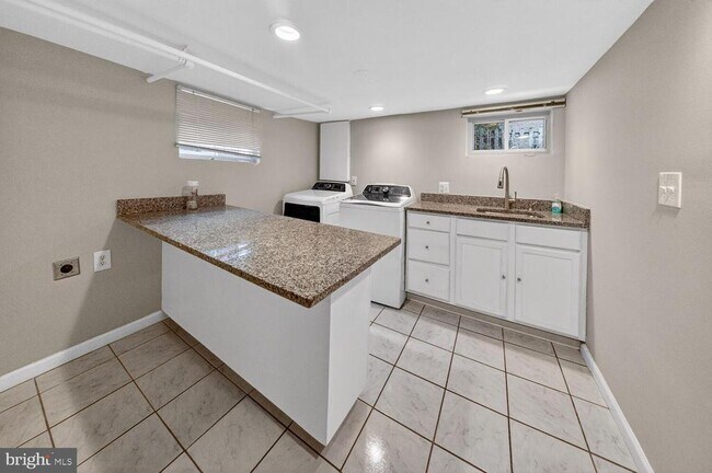 Building Photo - 1353 Kennedy St NW