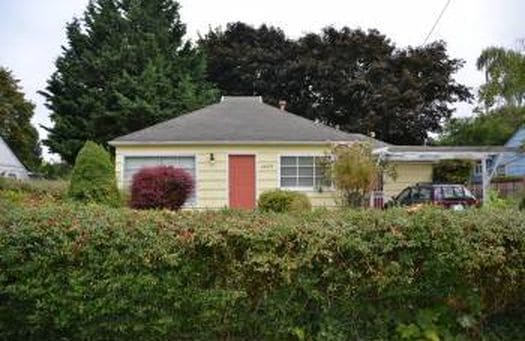 Building Photo - Wonderful Cottage 3 Blocks from Beaverton ...