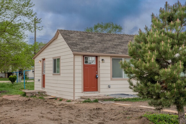 Building Photo - 311 N 10th Ave