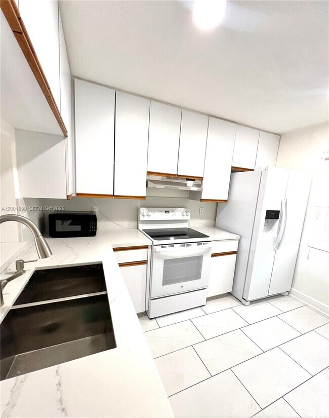 Building Photo - 6109 NW 171st St