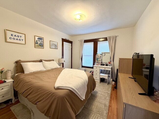 Building Photo - 3 Goldsmith Ave