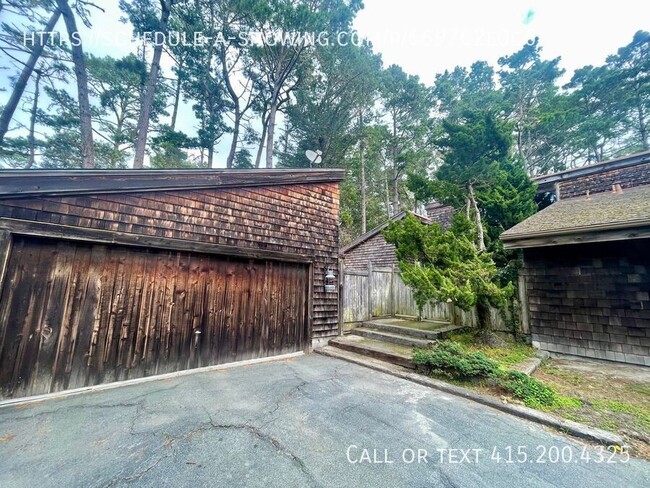 Building Photo - Spacious 2 Bedroom 2 Bath in Pebble Beach